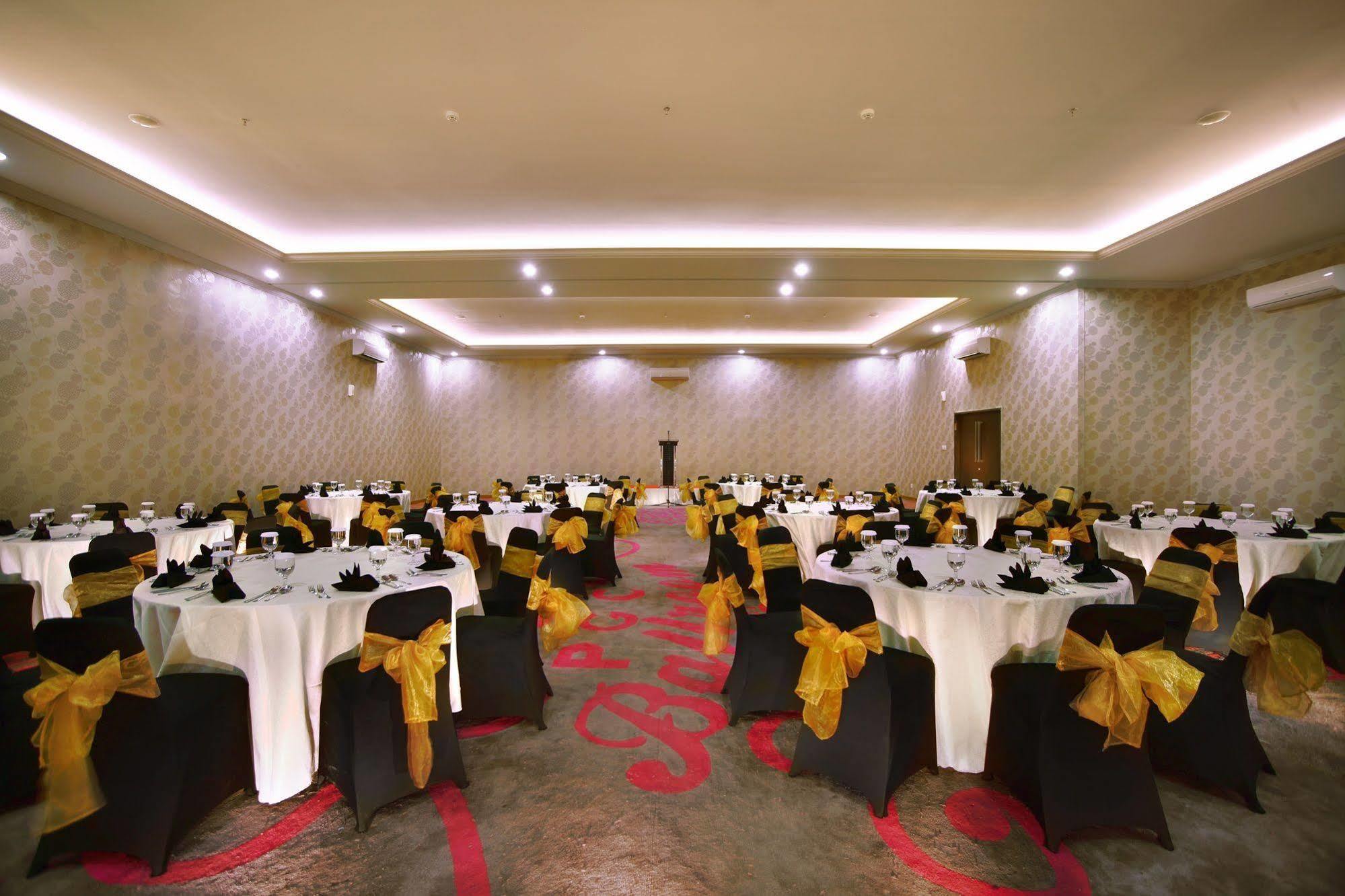 Favehotel Pgc Cililitan Jakarta Extérieur photo